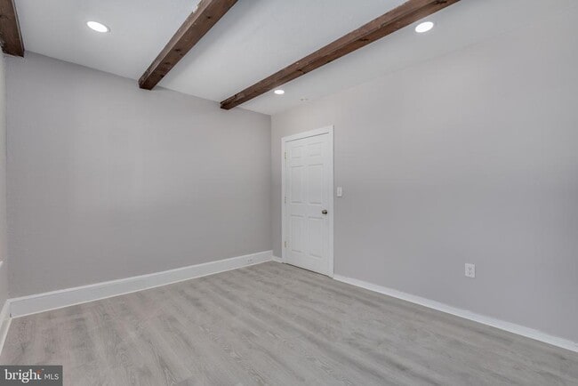 Building Photo - 4211 Garrett Rd