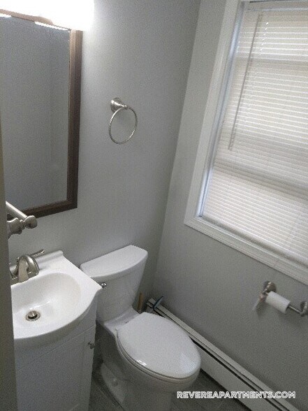 Building Photo - 508 Revere St