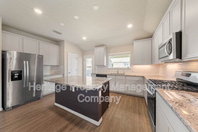 Building Photo - 2080 Cowan Dr