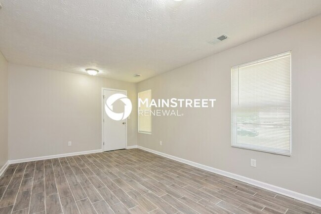 Building Photo - 3 Bedroom Pet-Friendly Home in Lithonia, GA with Main Street Renewal