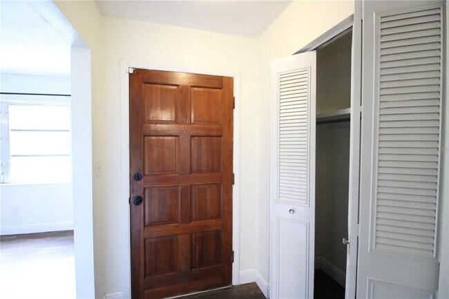 Building Photo - 4628 NW 40th Terrace