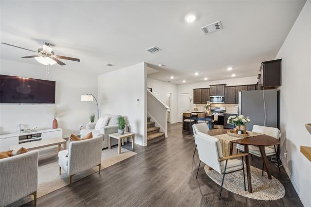 Building Photo - 2141 Buffalo Hill Dr