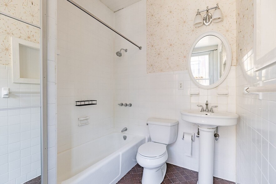 Building Photo - 29 E Concord St