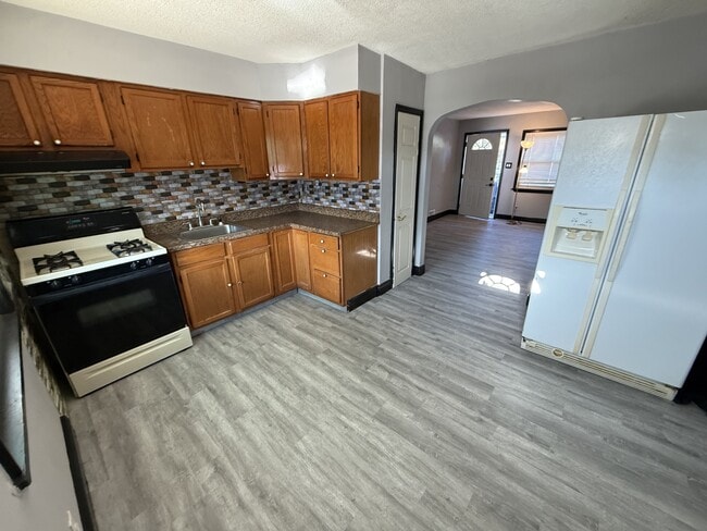 Building Photo - 419 Garden Ave