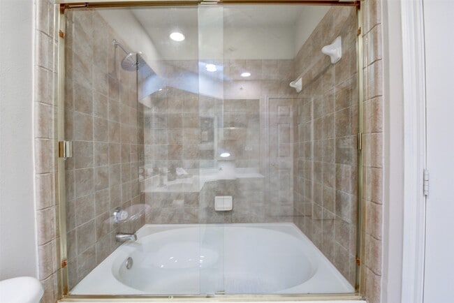 Building Photo - 2400 McCue Rd