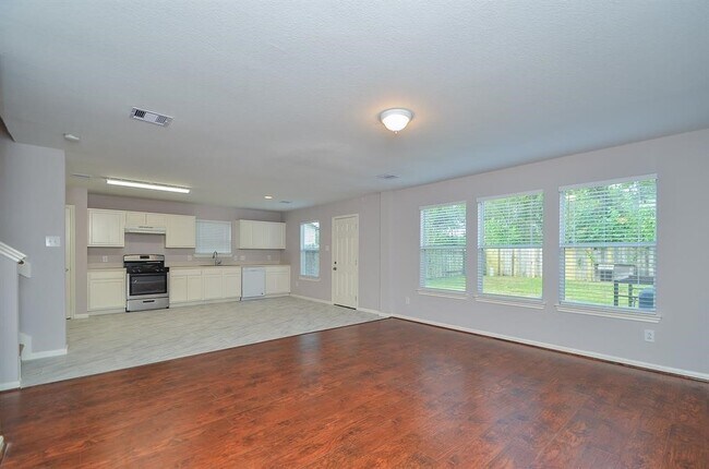 Building Photo - 12039 Madison Oak St