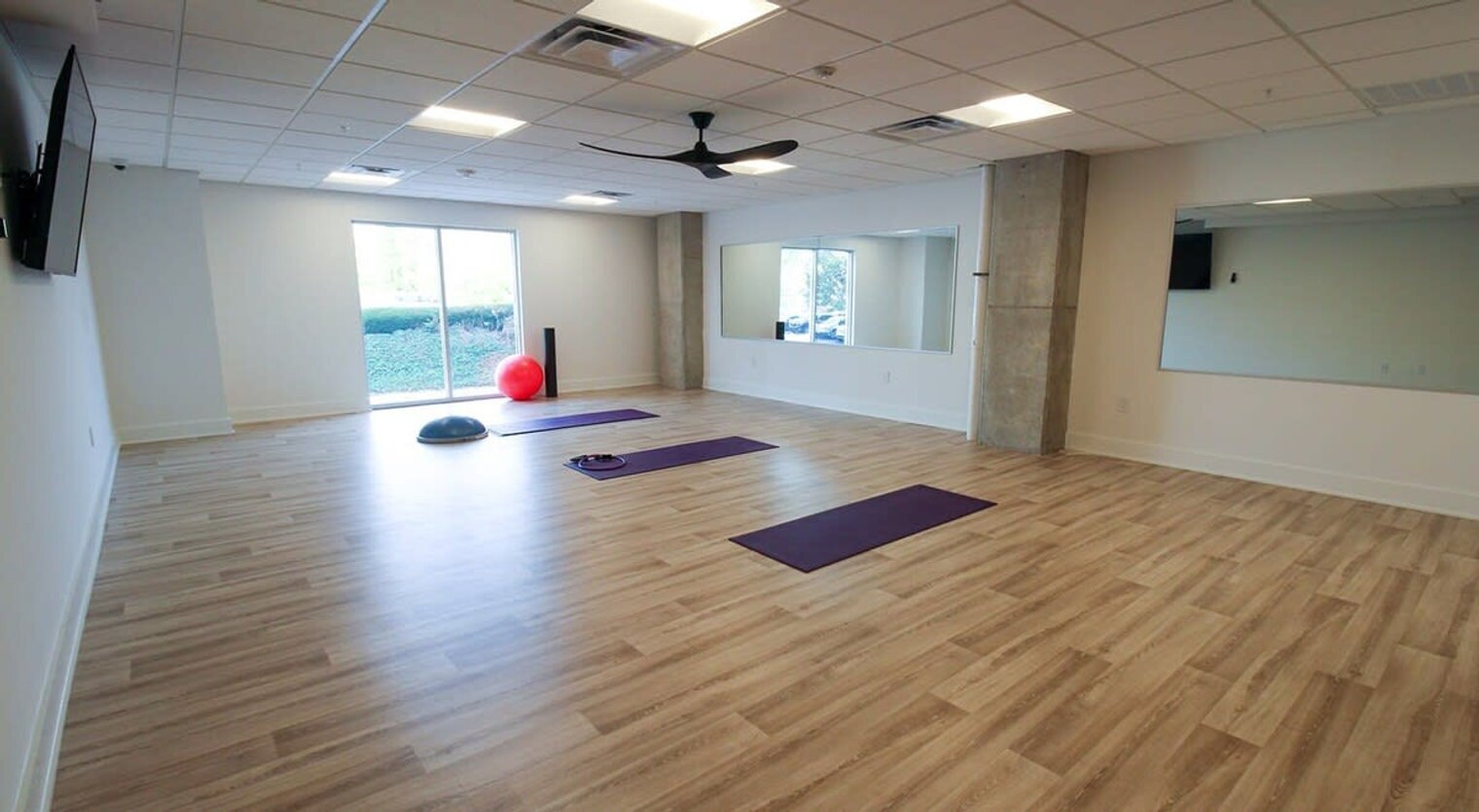 Building Photo - 601 E Pete Rose Way