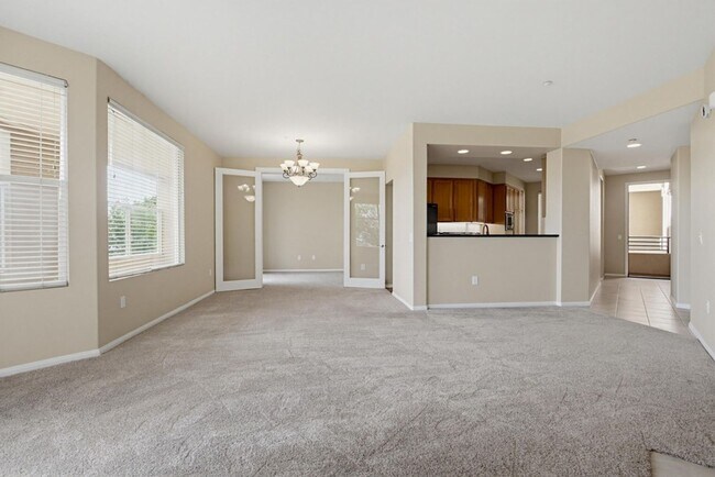Building Photo - 823 Kalpati Cir