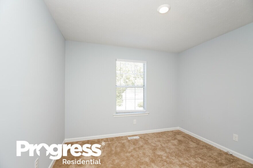 Building Photo - 2756 Sanibel Ln SE