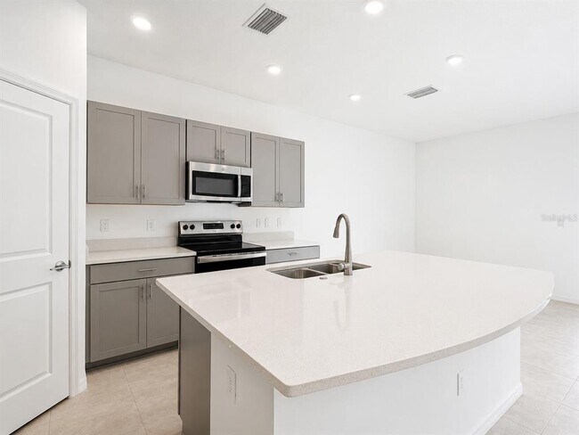 Building Photo - 15144 Cuzcorro Ct