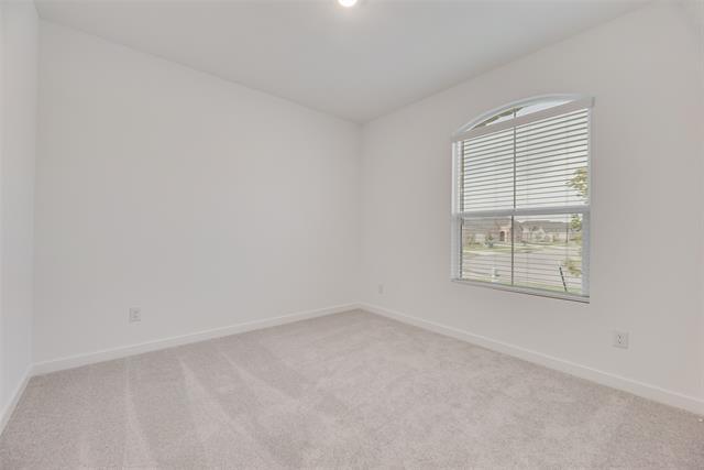 Building Photo - 900 Raintree Rd