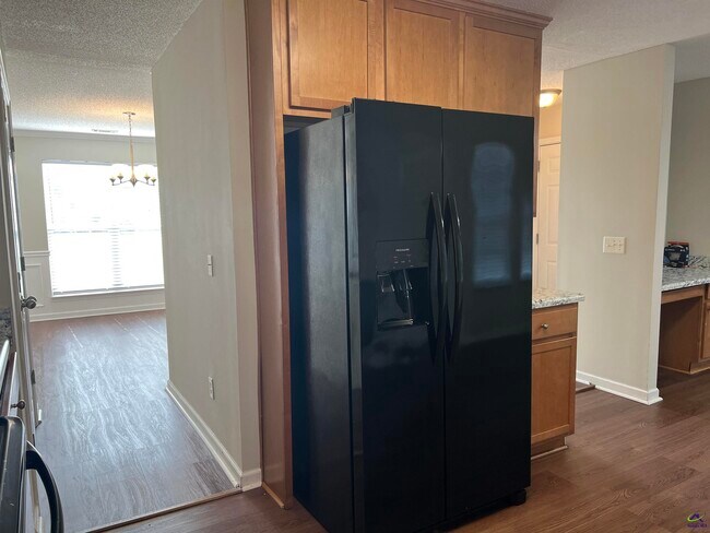 Building Photo - 401 Timberwind Dr