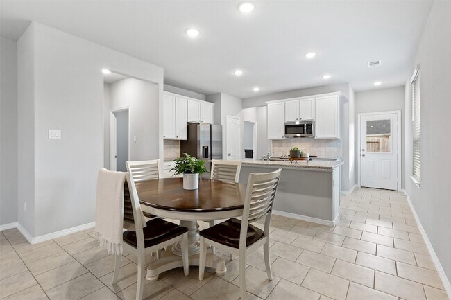 Building Photo - 31411 Horseshoe Meadow Bend Ln