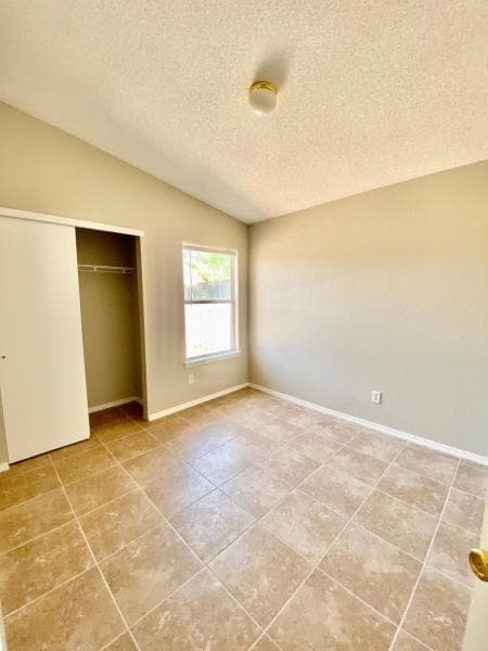 Building Photo - 2253 Tierra De Oro Way