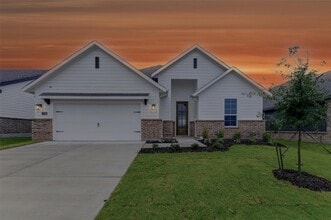 Building Photo - 1329 Frio Dr