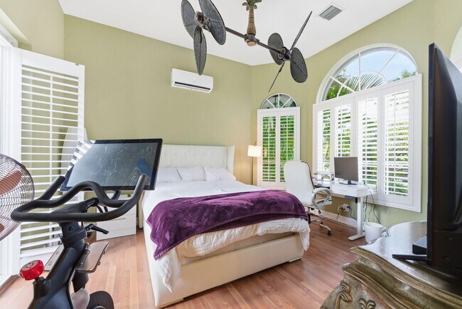 Building Photo - 7162 Vía Firenze