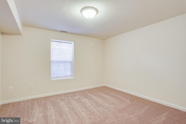 Building Photo - 9874 Foxhill Ct