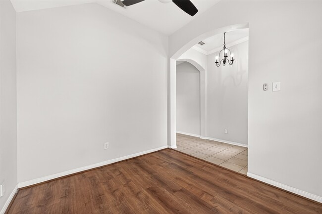 Building Photo - 6030 Wildbriar Ln