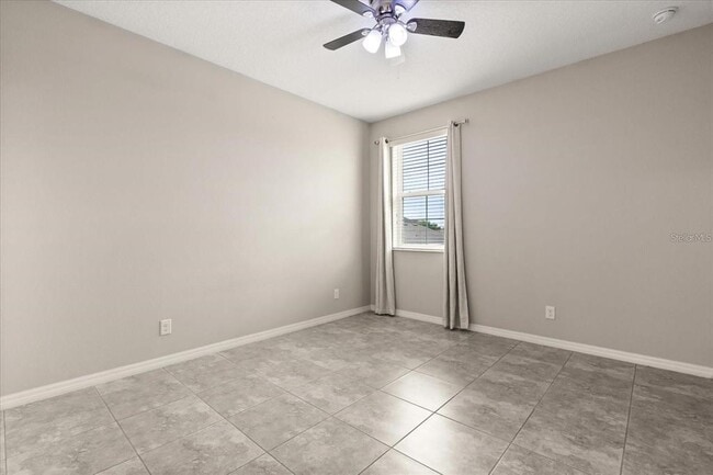 Building Photo - 1046 Grand Hilltop Dr