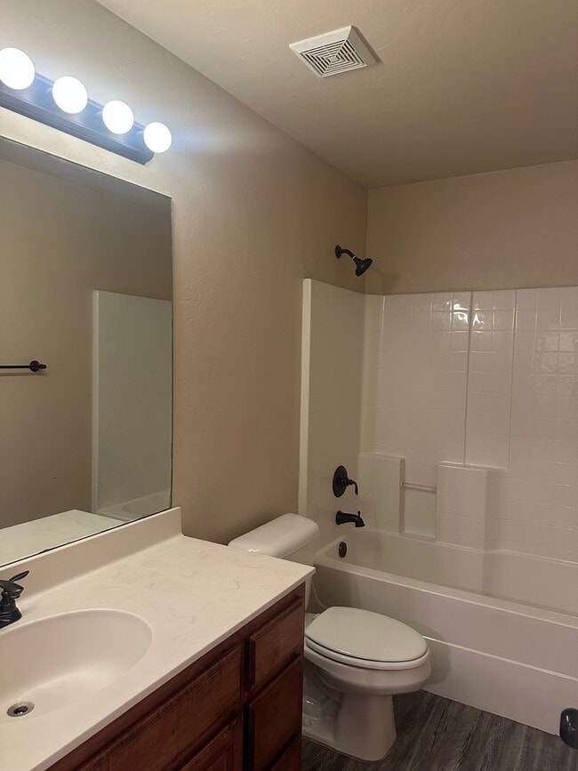 Building Photo - Beautiful 3 Bedroom Home With An In-Ground Storm Shelter!!!