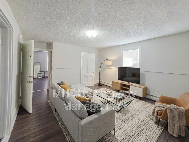 Building Photo - 343 Auburn St