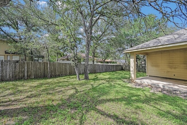 Building Photo - 108 N Mockingbird Cir