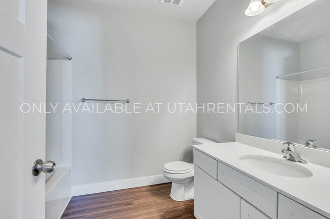 Building Photo - 13537 Commodus Dr