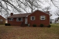 Building Photo - All brick rancher close to White Oak Mall and Richmond International Airport