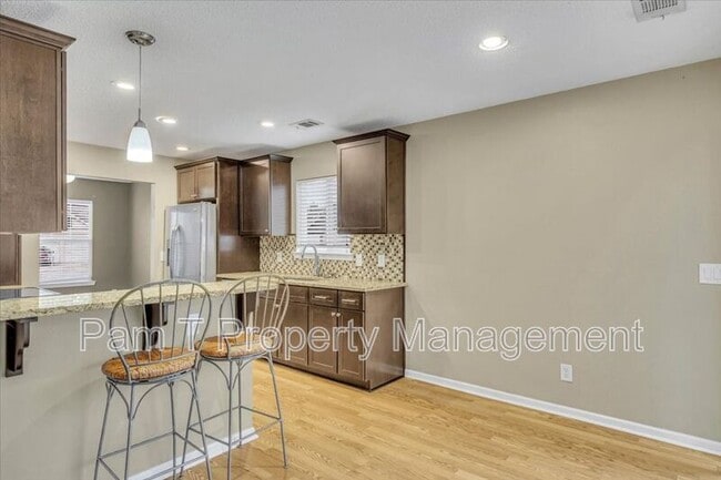 Building Photo - 8 Rivermarsh Ct