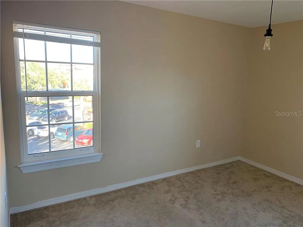 Building Photo - 5475 Vineland Rd