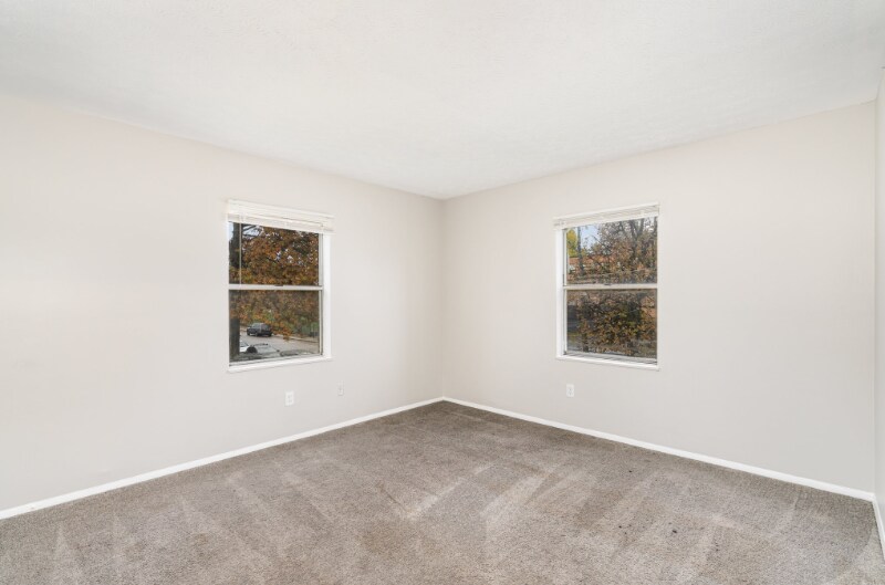 Building Photo - 562 Glenwood Ave