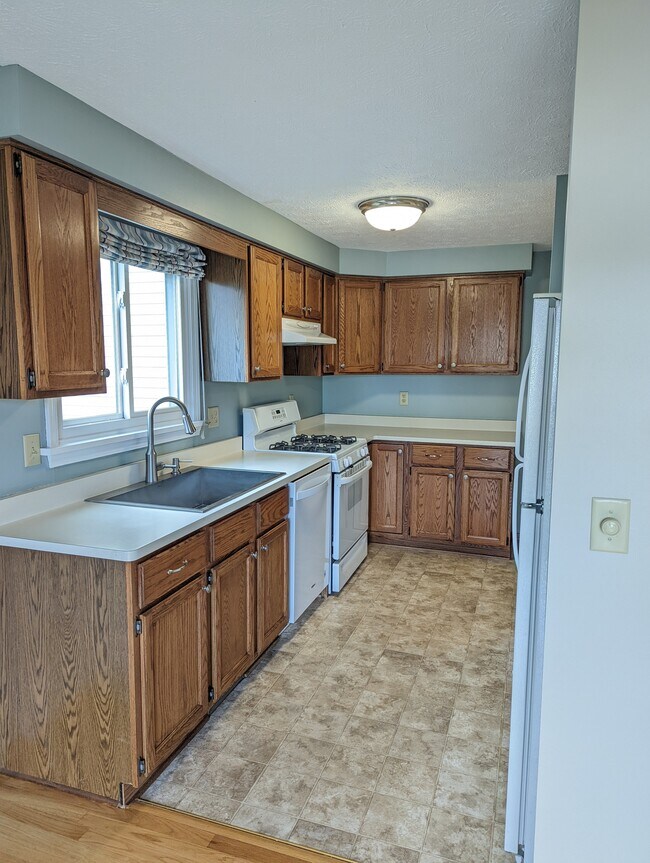 Building Photo - 440 Kennington Blvd