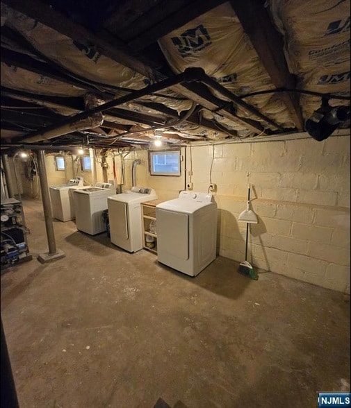 Building Photo - 103 Willow St