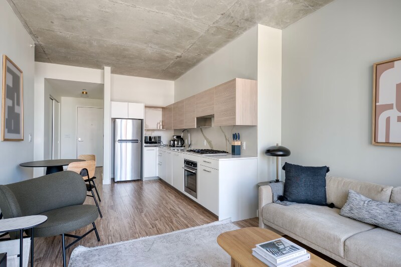 Building Photo - 620 W Randolph St