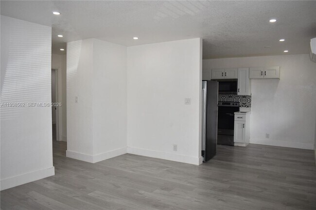 Building Photo - 900 NW 8th Ave