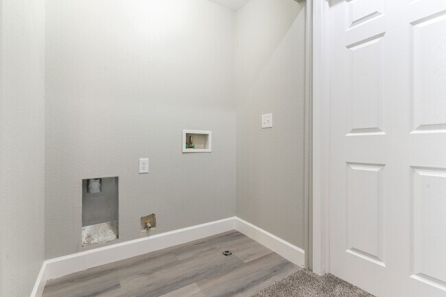 Building Photo - 10505 Cold Mountain Ave