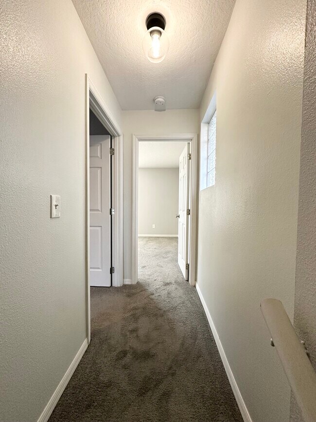 Building Photo - 804 E South St