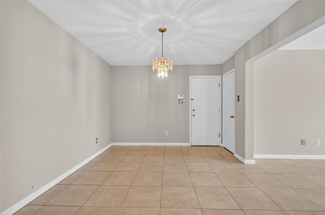 Building Photo - 9123 Belle Glen Dr