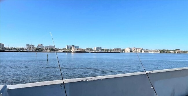 Building Photo - 403 28th St W