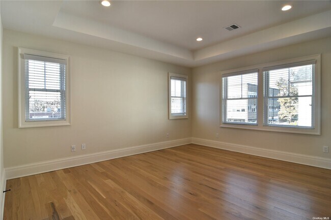 Building Photo - 1 Madison Pl