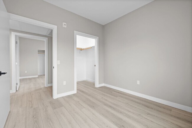 Building Photo - 12714 S Figueroa St