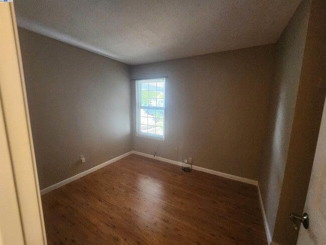 Building Photo - 1733 Carnation Cir