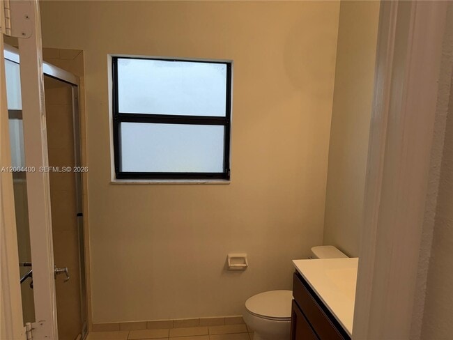 Building Photo - 737 SE 37th Pl