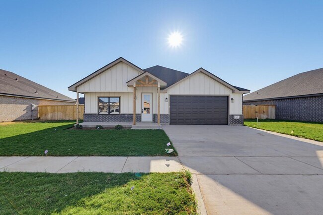 Building Photo - 7659 Lake Ridge Pkwy