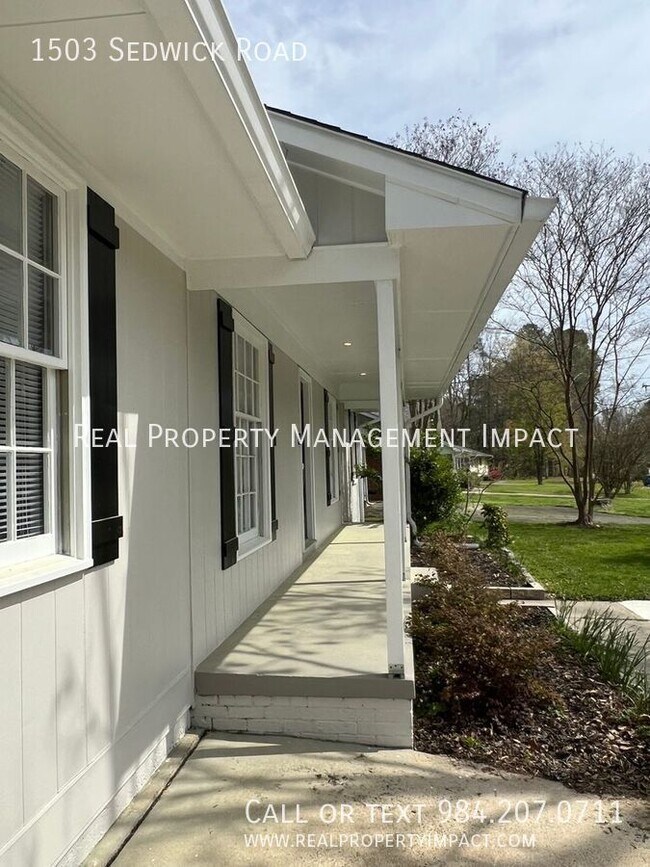 Building Photo - Vintage, 3-4 Bedroom 3 Bath Parkland Ranch...