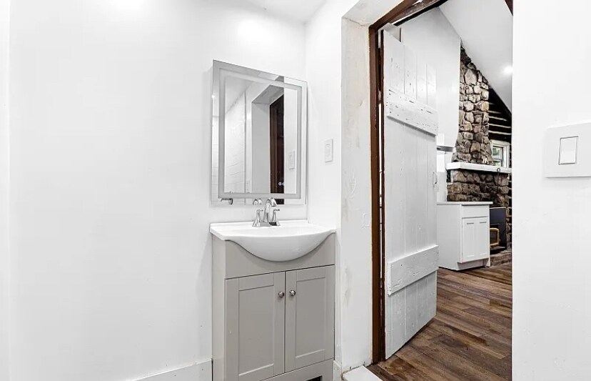 Building Photo - 13 Alturas Rd