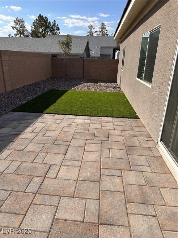 Building Photo - 2590 Apricot Ln