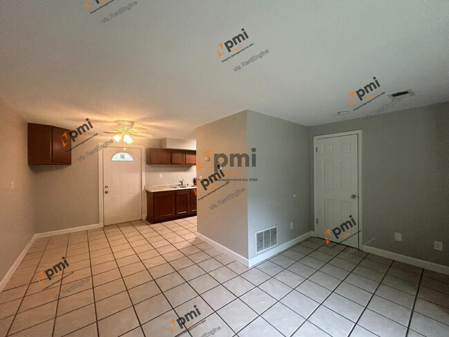 Building Photo - 2355 Hickory St