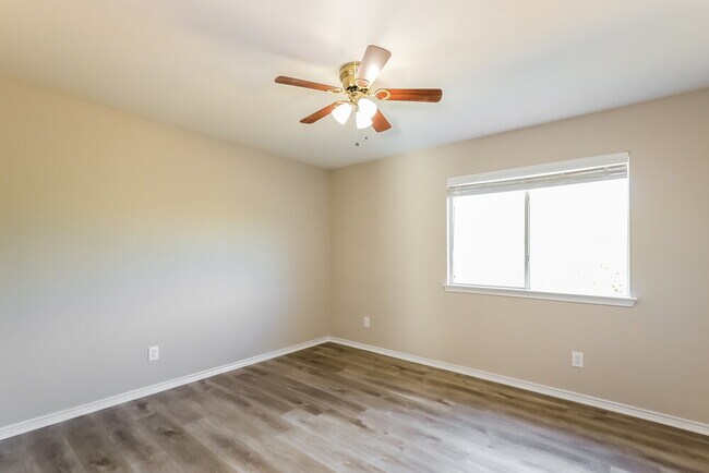 Building Photo - 9923 Mustang Rise