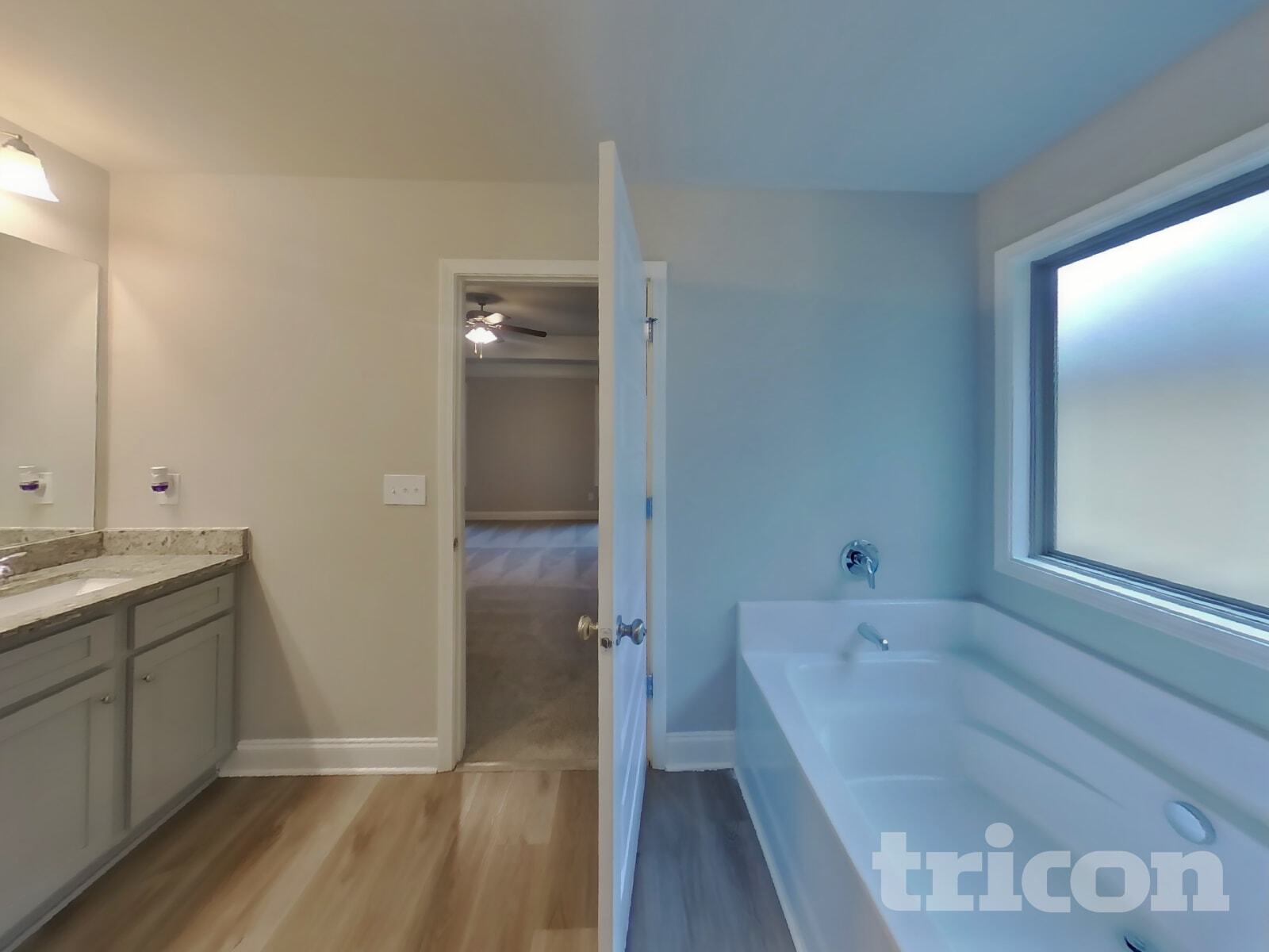 Building Photo - 805 Crescent Way